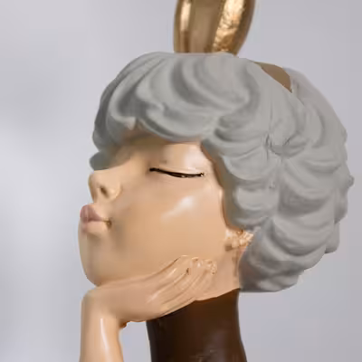 مجسمه مدل دختر قهوه به دست