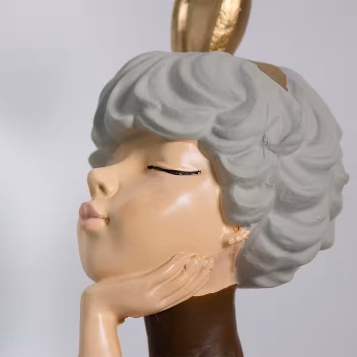 مجسمه مدل دختر قهوه به دست