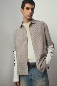 پیراهن بلوز دکمه دار مردانه مخلوط کتانی و شلوار کوتاه متناسب H&M
