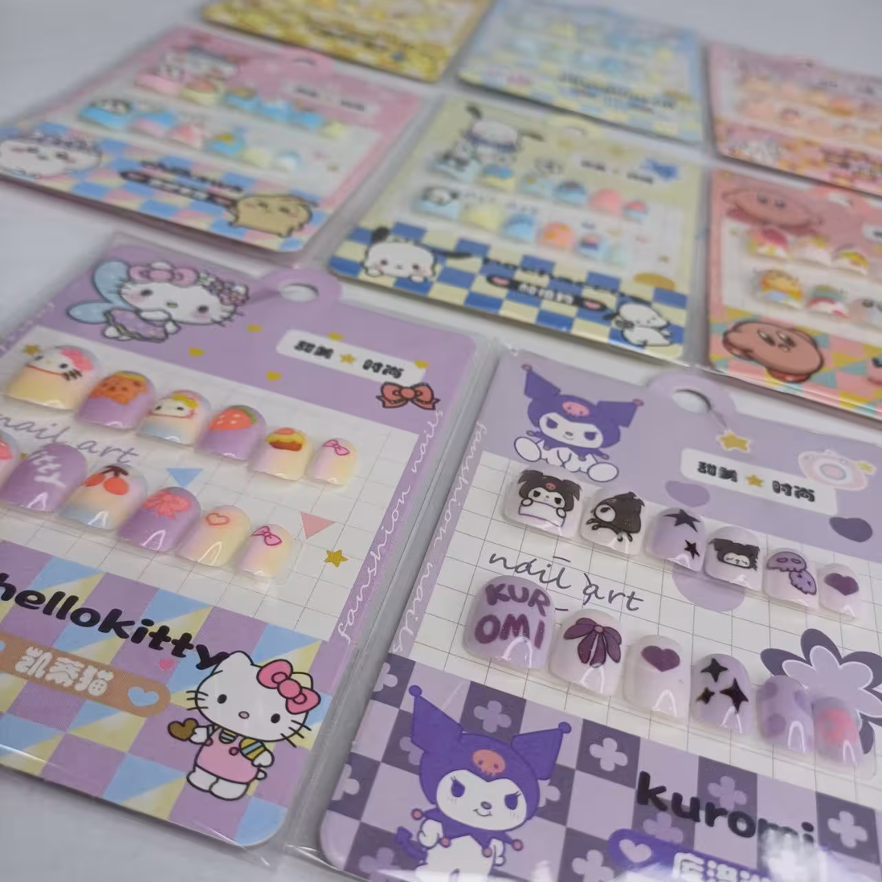 ناخن مصنوعی بچگانه