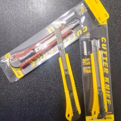 کاتر کوچک پلاستیکی