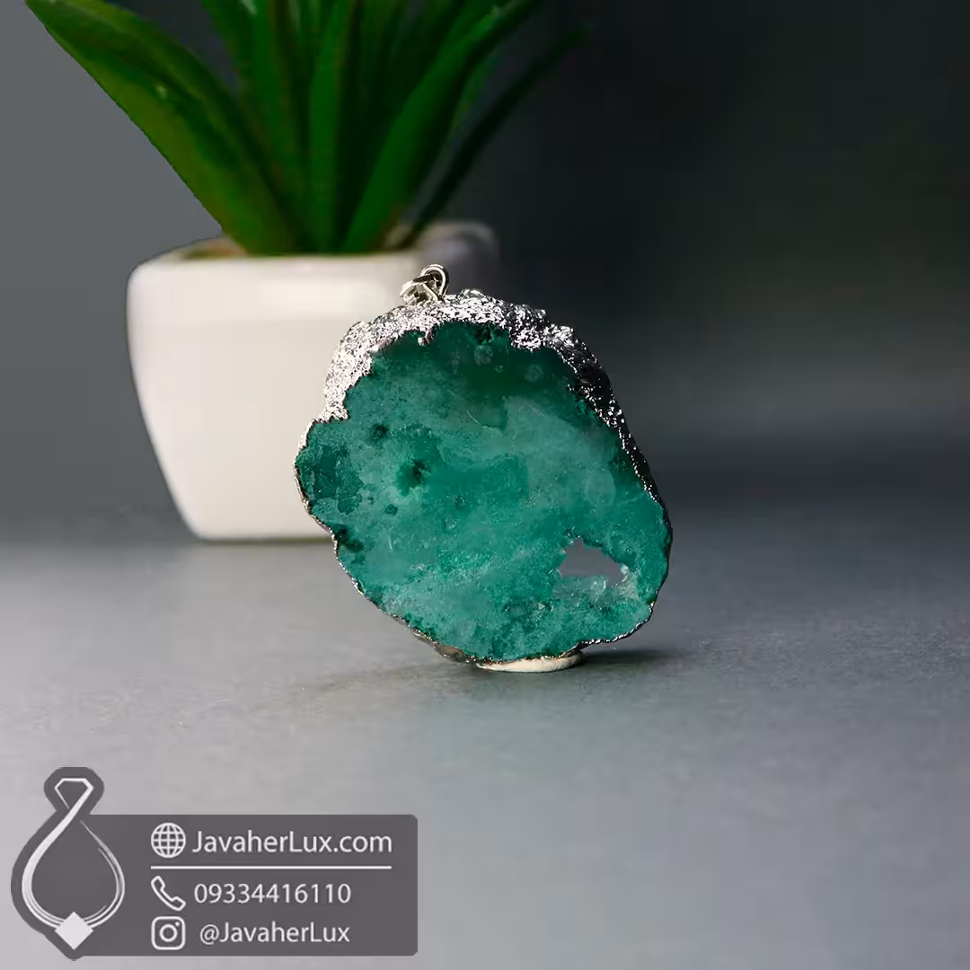 گردنبند ژئود کوارتز سبز سنگ طبیعی درشت و زیبا _ کد : 401002