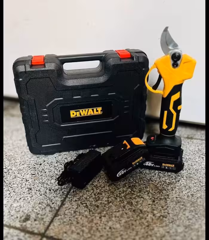 قیچی شارژی طرح دیوالت 36 ولت دو باطری مدل v68