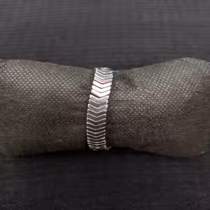 دستبند حدید پیکانی نقره  ای