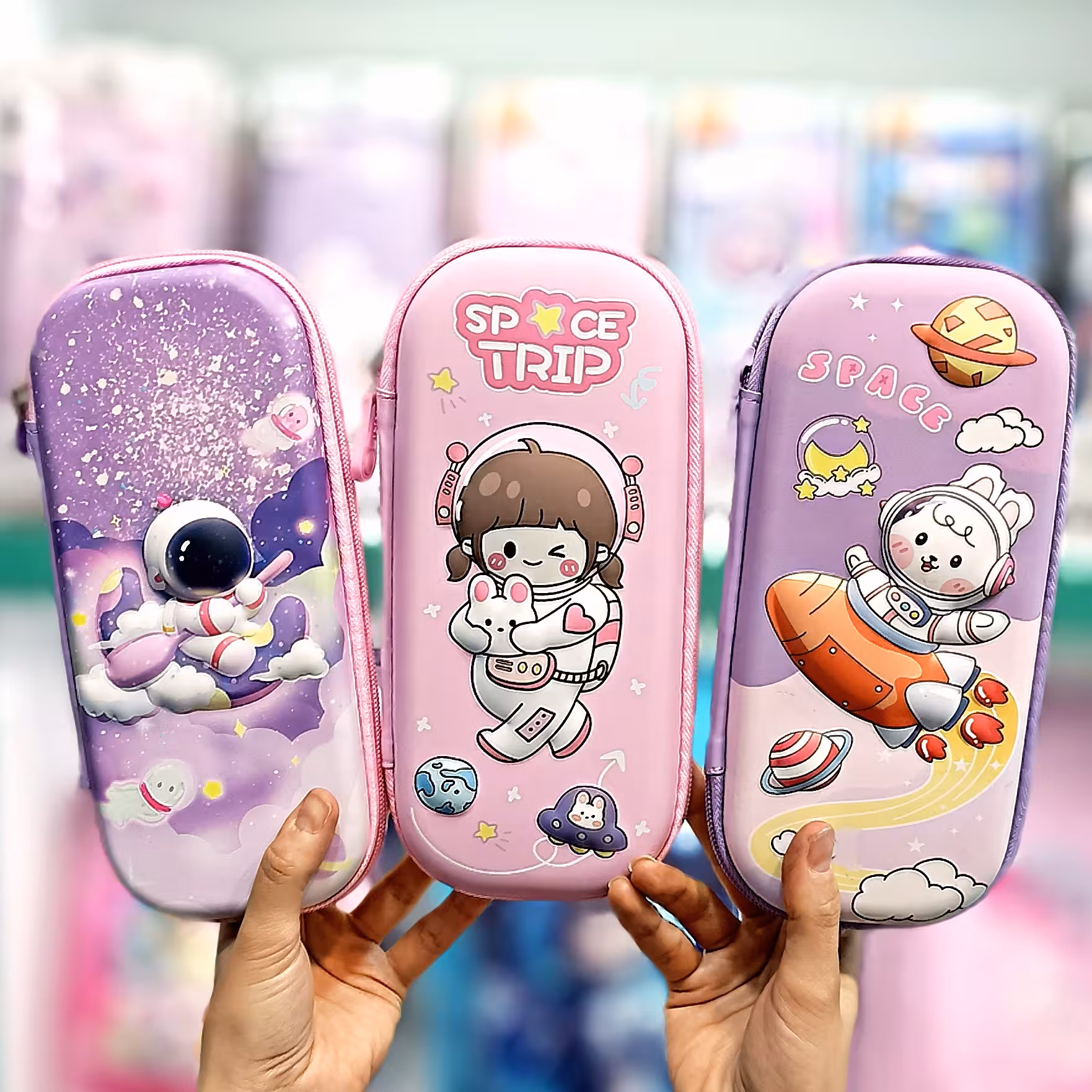 جامدادی تبلتی برجسته ضد آب طرح فضانورد دخترانه - جامدادی فضانور - جامدادی دخترانه فانتزی - جامدادی برجسته - 