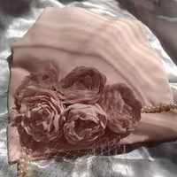 توربان  جنس مازراتی رنگ صورتی روشن دیزاین شده باتورومرواریدوگل های حریردستساز