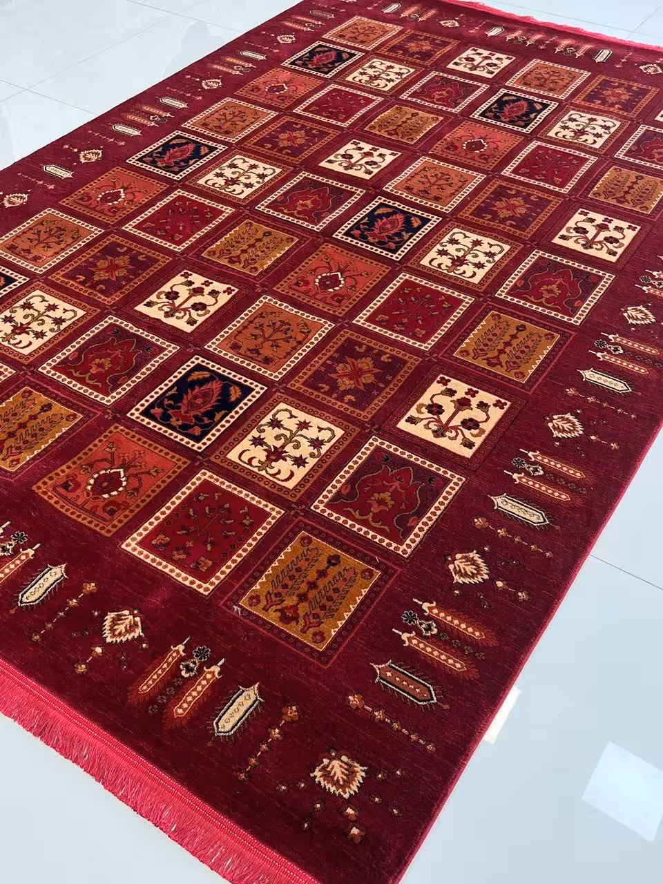 فرش لاکی 700شانه کاشان تراکم 2100