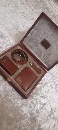 کیف وکمربندو کیف کارت و جاسوئیچی چرم میلانو