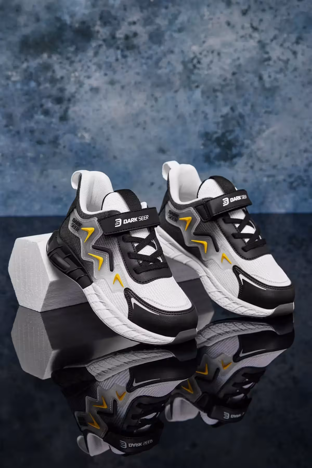 کفش کتانی بچه گانه زرد مشکی – 1414