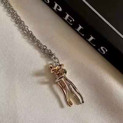 گردنبند آغوش