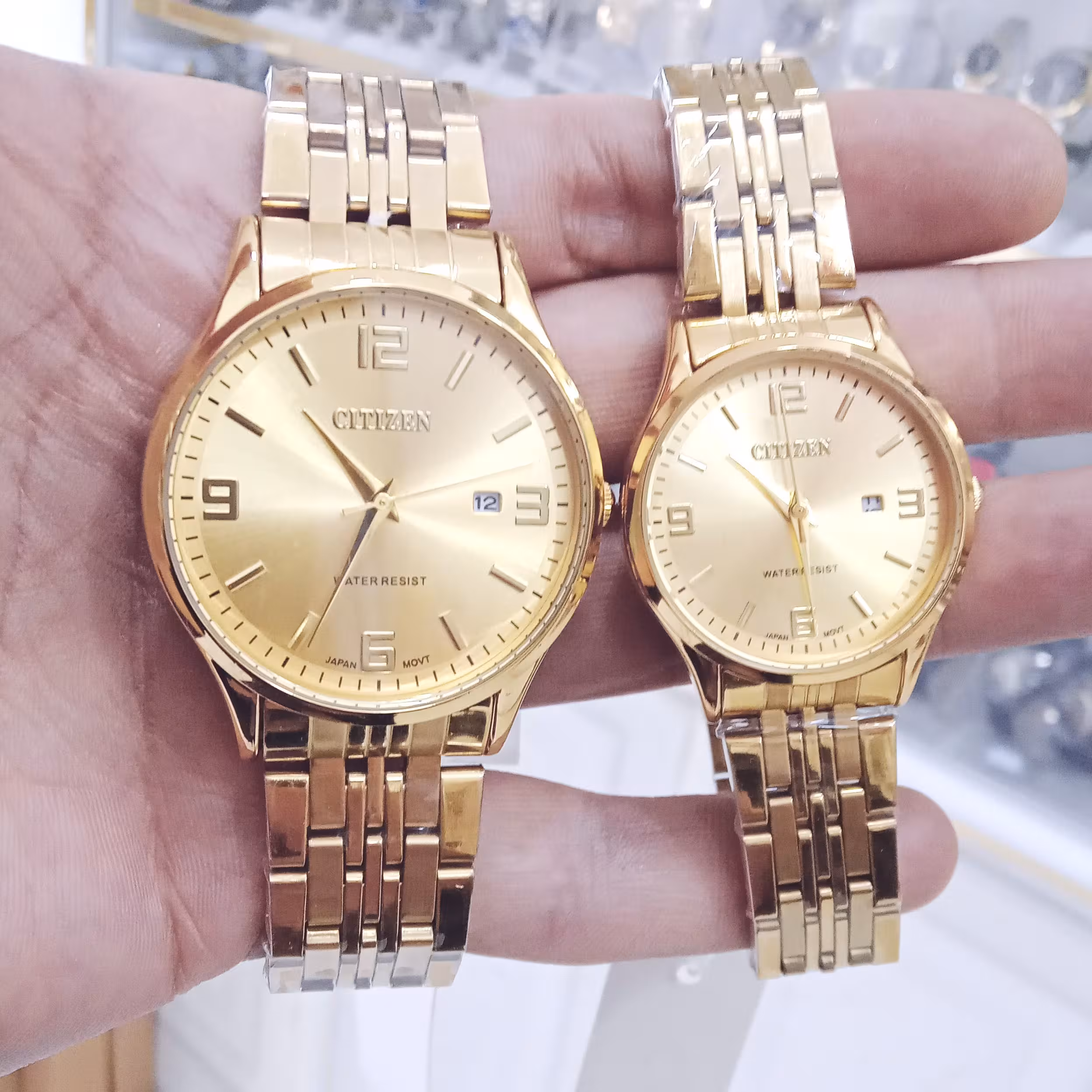 ساعت سیتیزن ست زنانه مردانه تقویم دار موتور ژاپن وضد اب داخل وپشت ساعت حک شده. فول استیل رنگ ثابت ارسال رایگان با جعبه 