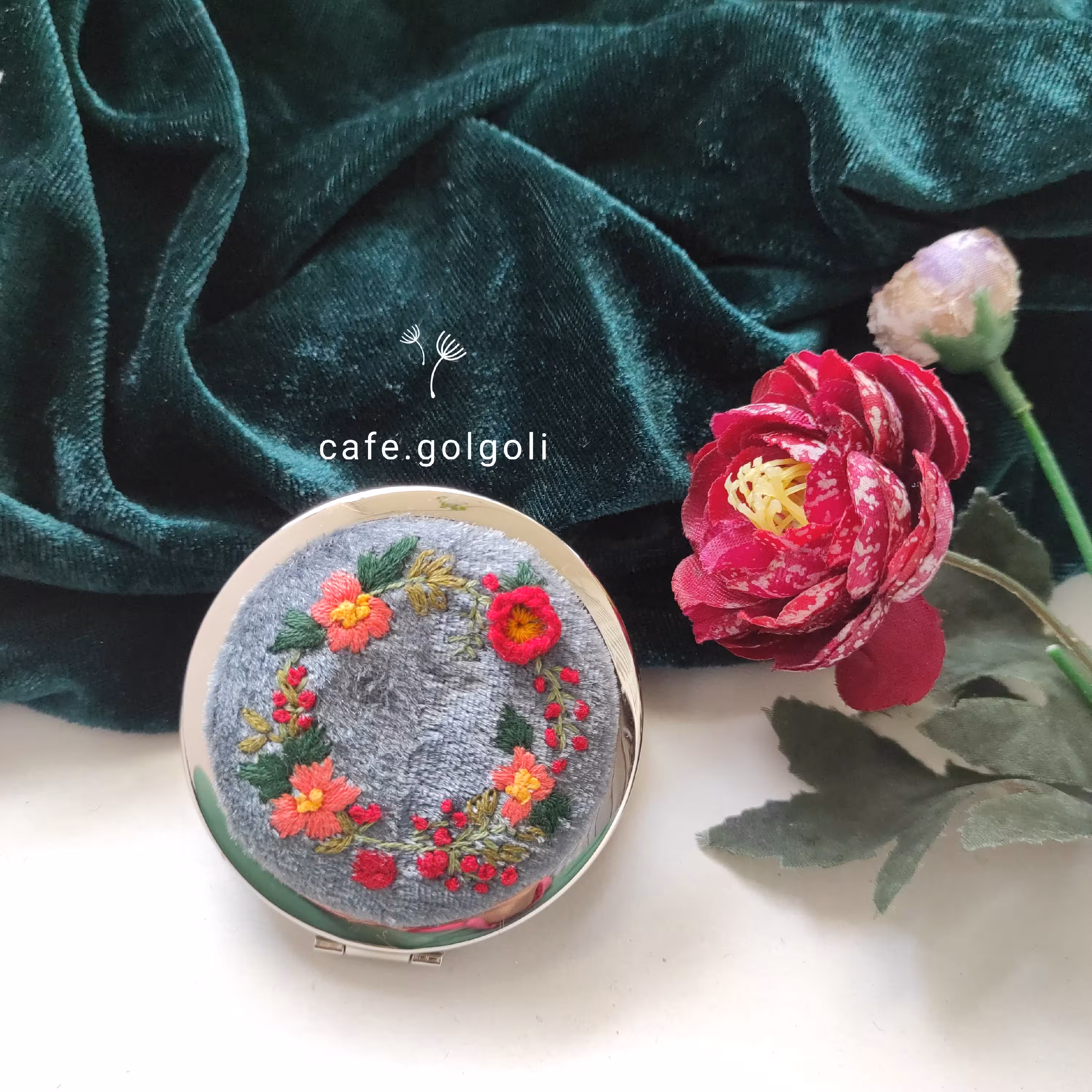 آینه کیفی گلدوزی مخمل