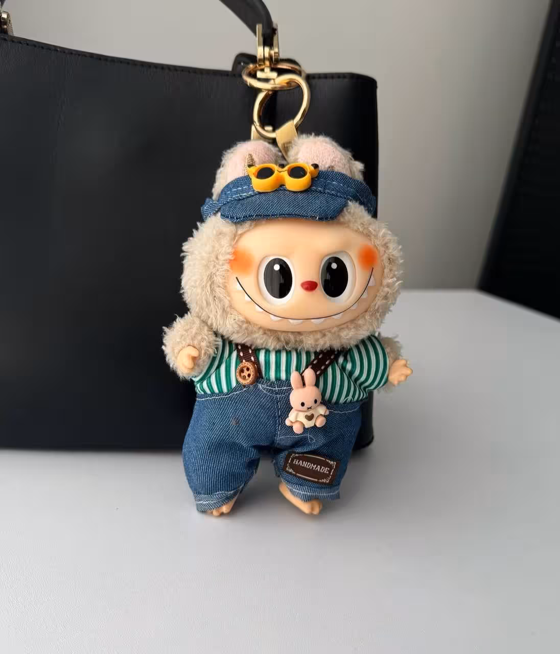 لبوبو سوپرایزی وارداتی با لباس عروسکی و عینک خلبانی