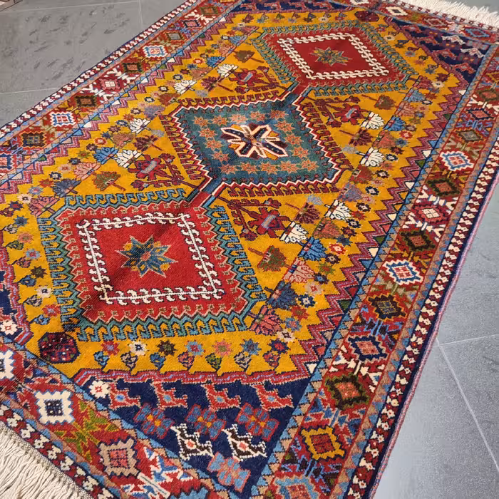 فرش دستبافت یک و نیم متری طرح لوزی کد AA476