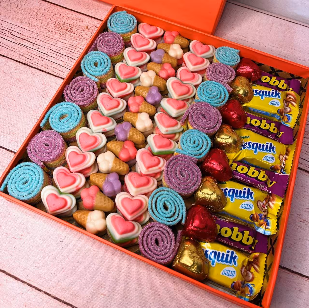 پک هدیه پاستیل و شکلات کد 016