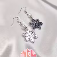 گوشواره دانه برف نقره ای ماه فام