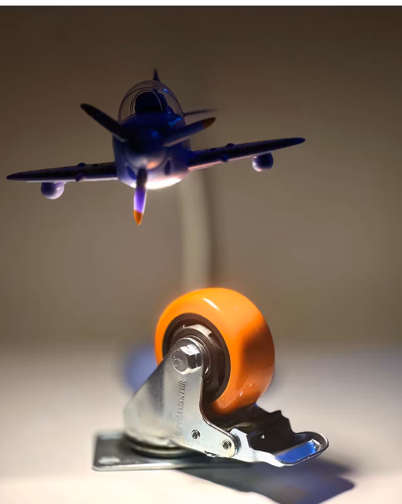 چرخ گردان ترمزدار لوکس نارنجی سایز 7/5