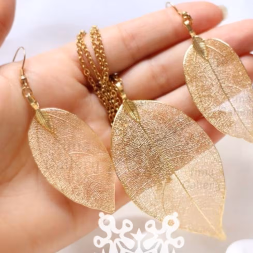 نیم ست گردنبندوگوشواره برگ