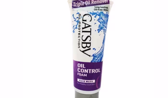 شوینده کنترل کننده چربی پوست از برند گتسبي مدل Oil Control