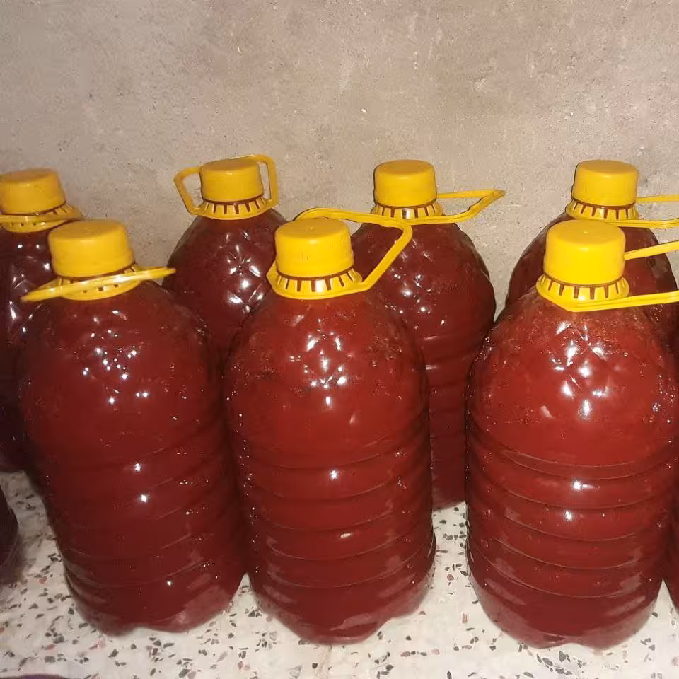 رب گوجه فرنگی کاملا ارگانیک تهیه شده با دستگاه های بهداشتی 