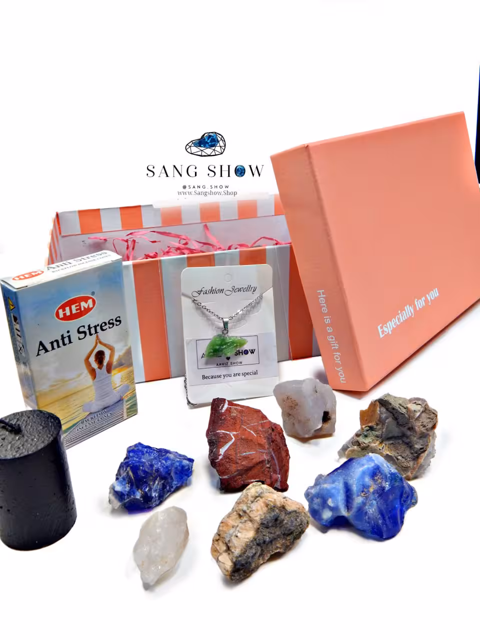 پک هدیه آبان ماه بهمراه آویز اونتورین سبز نمونه استثنایی و اصل و معدنی Packab1