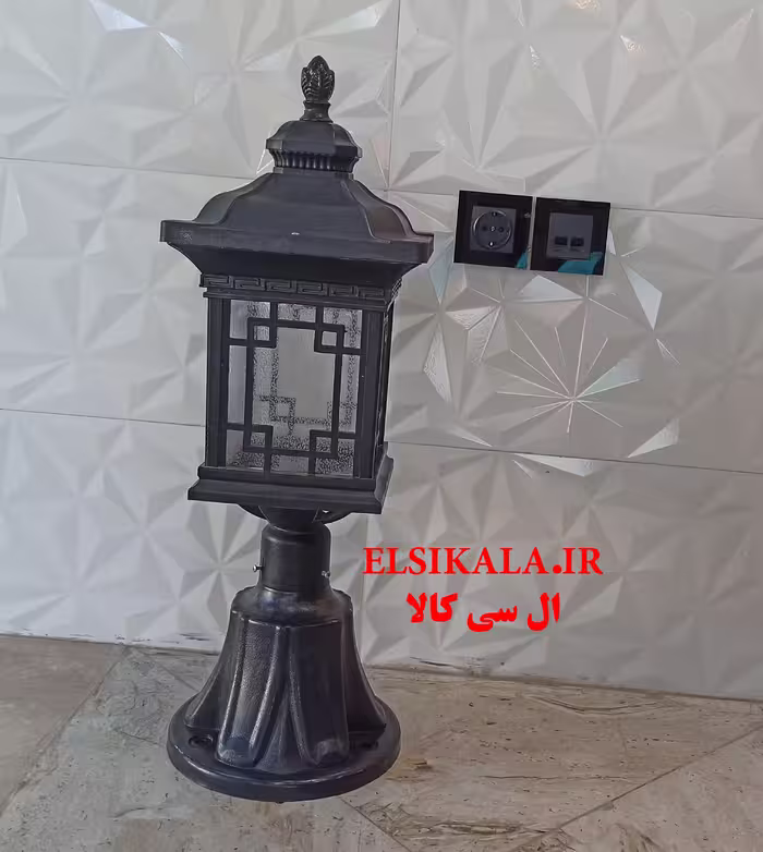چراغ حیاطی مدل ورساچ با گلدانی بزرگ