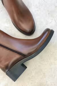 نیم‌ بوت زنانه چرم طبیعی کرم – 6685