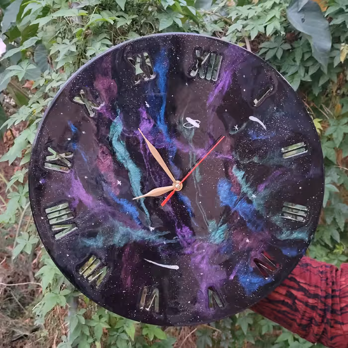ساعت رزینی طرح کهکشان قطر 40 سانتیمتر 