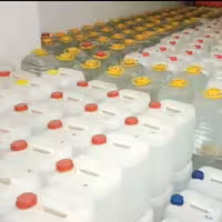 گلاب 30کیلو گل 20لیتری1.100  ارزانتر از همجا.تلخی و بوی فوق العاده.سنتی وپاستور.یک لیتری هم موجوده