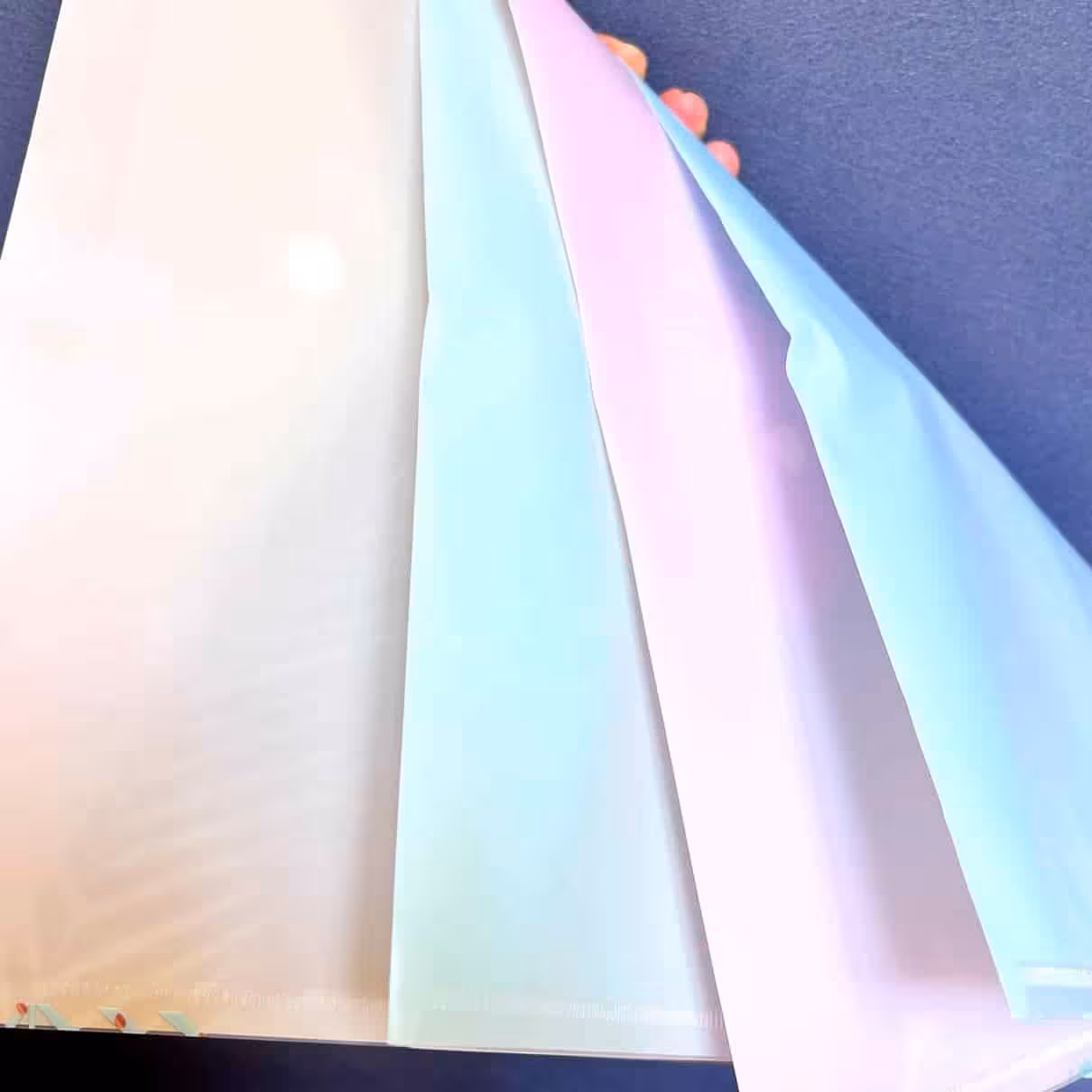 پوشه دکمه دار آ4 طرح برگ پاستلی