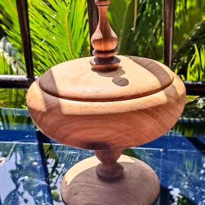 ظرف پایه دار چوبی