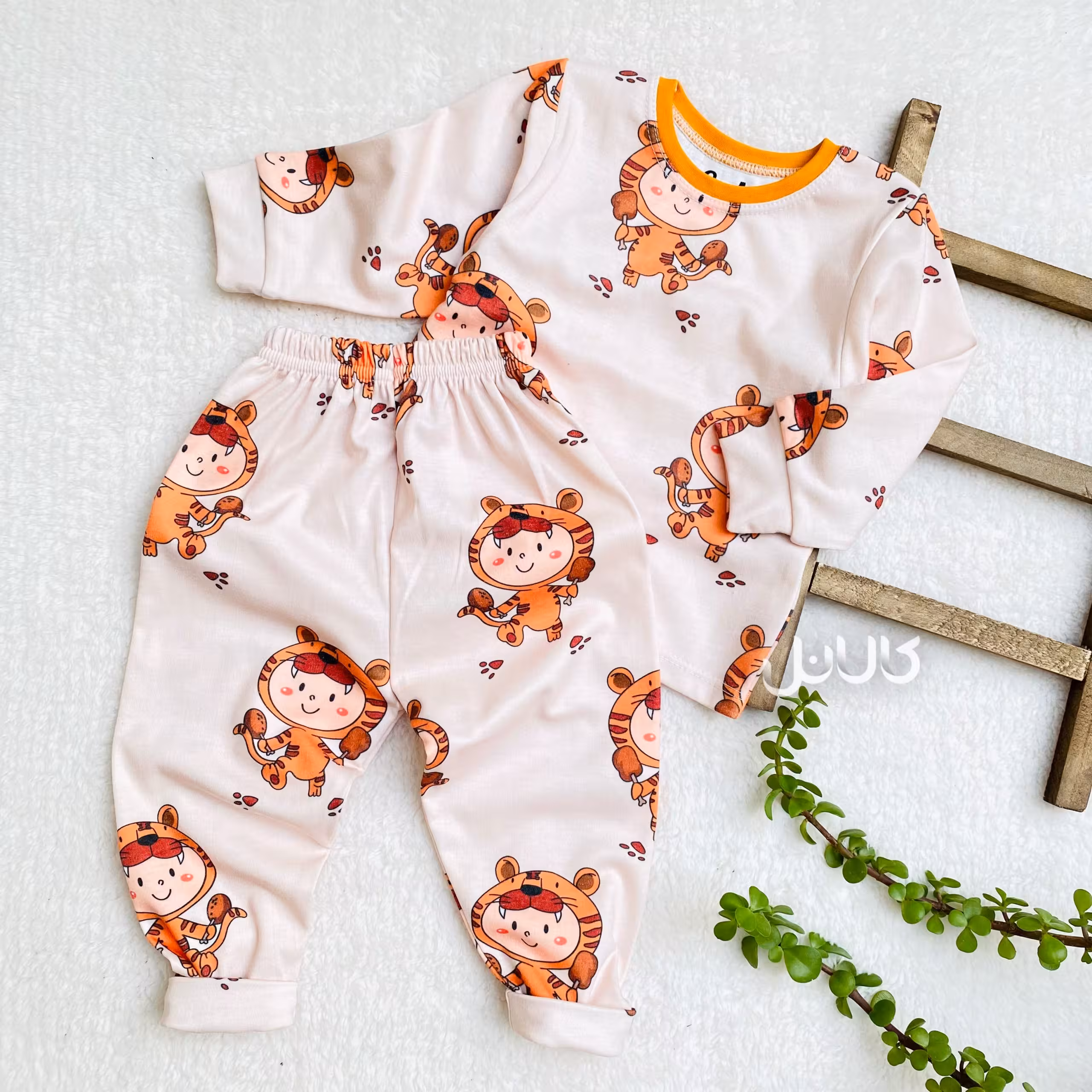 ست خانگی آستین بلند و شلوار ببری