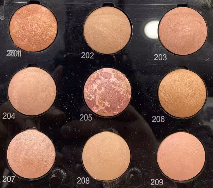 رژگونه تراکوتا کاپرا نیو