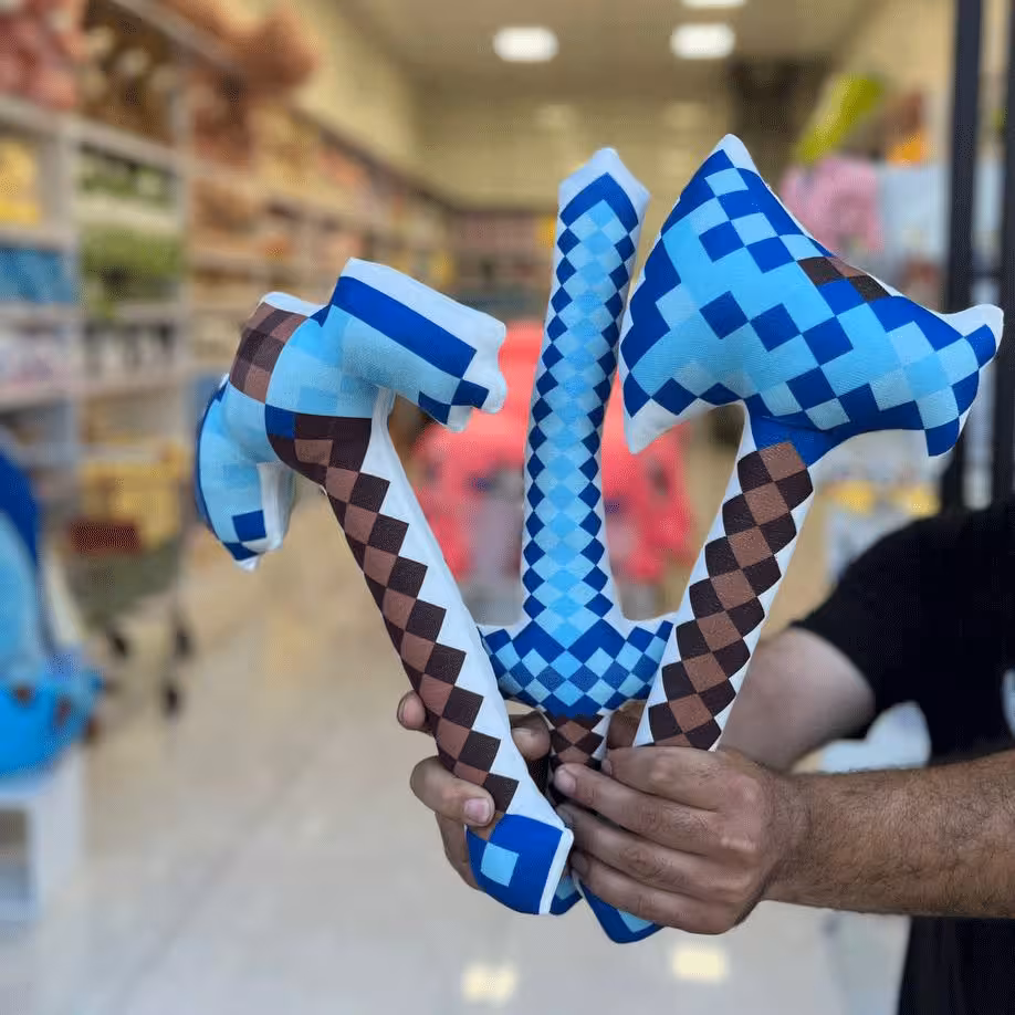 عروسک ماینکرافت طرح تبر و شمشیر