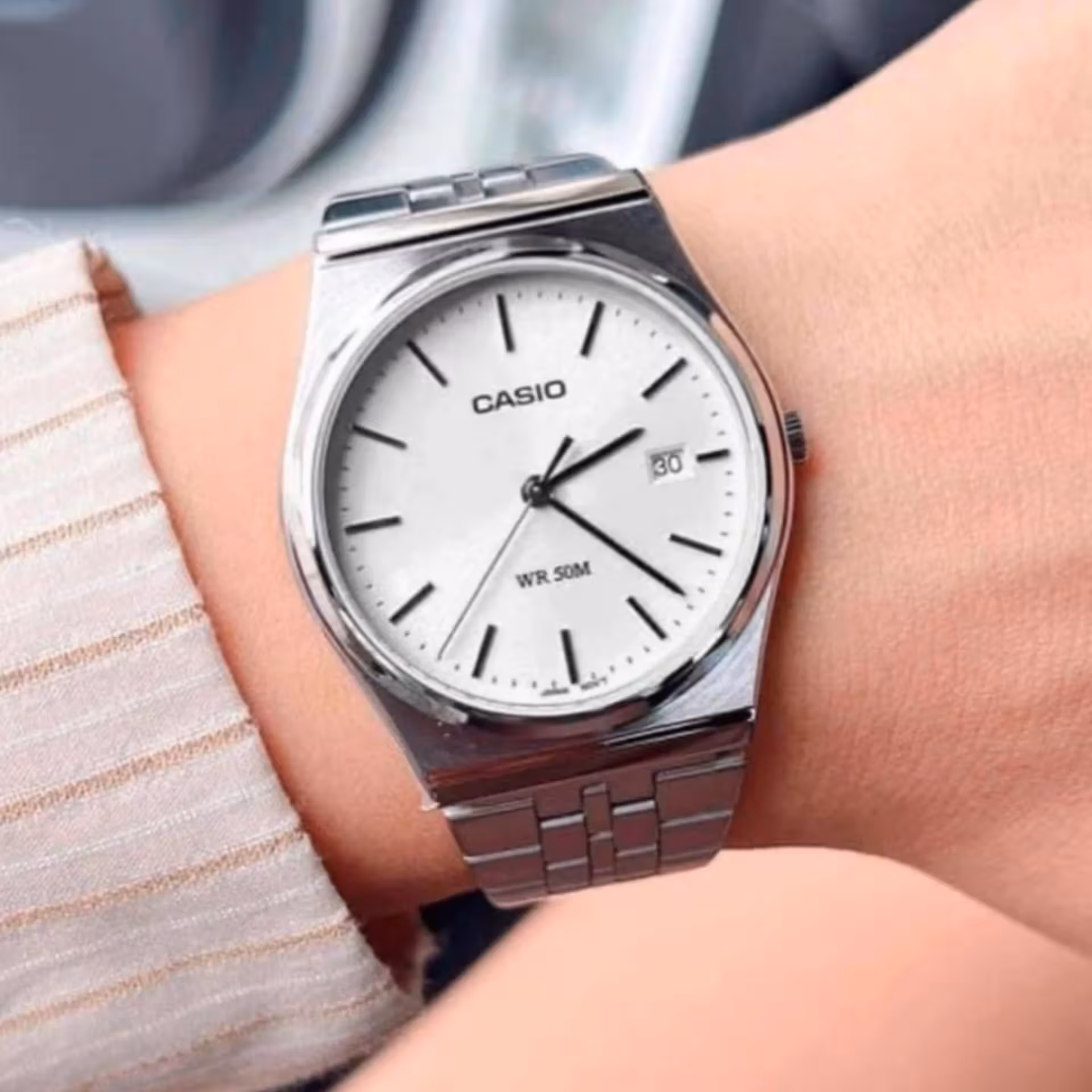 ساعت مچی کاسیو سفید گرد تقویم دار