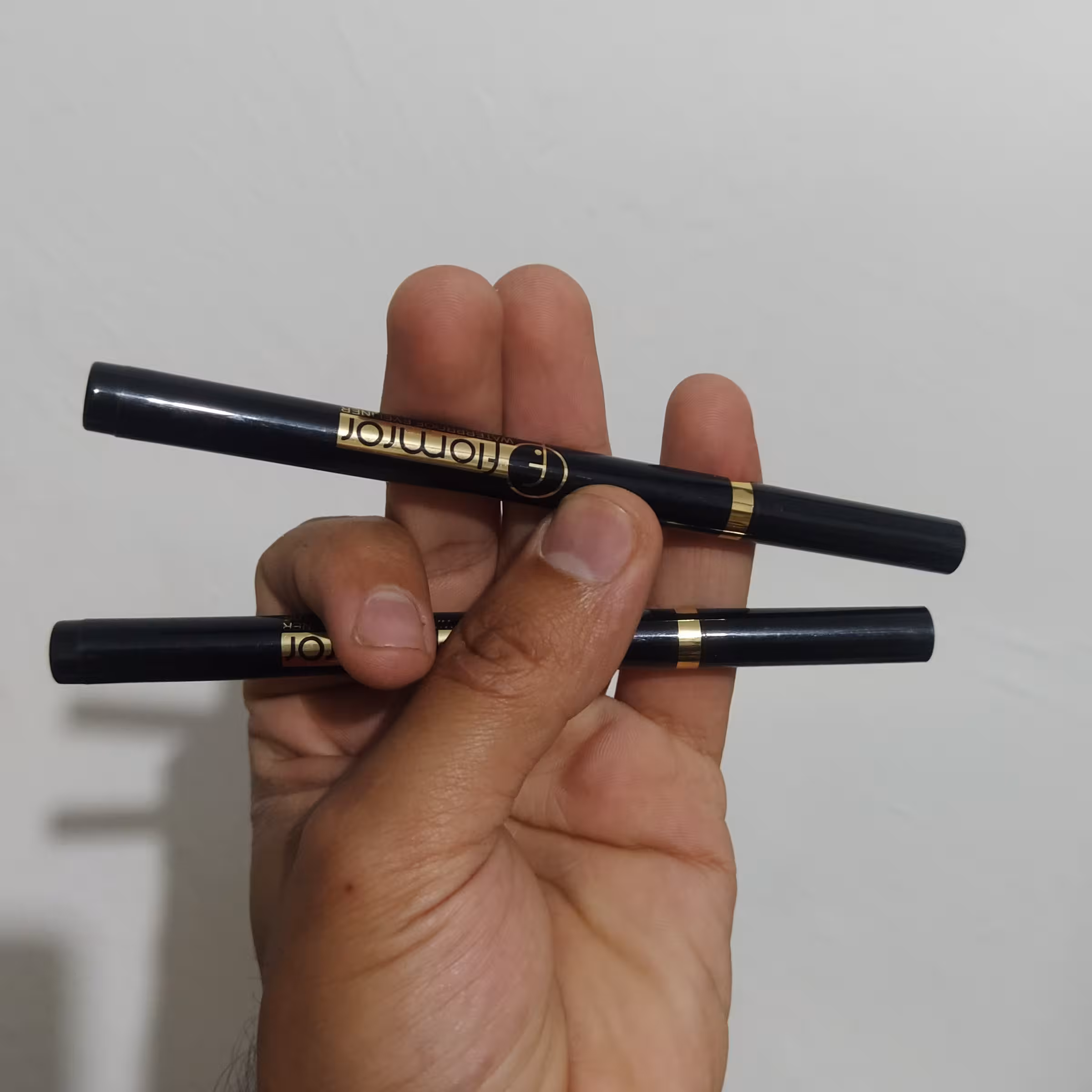 خط چشم ماژیکی ضداب فلومرار