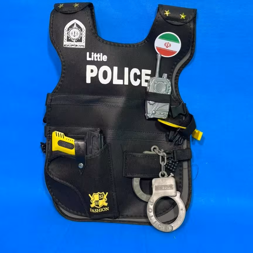 اسباب بازی جلیقه پلیس بهمراه وسایل پلیسی تفنگ اسباب بازی لباس پلیس