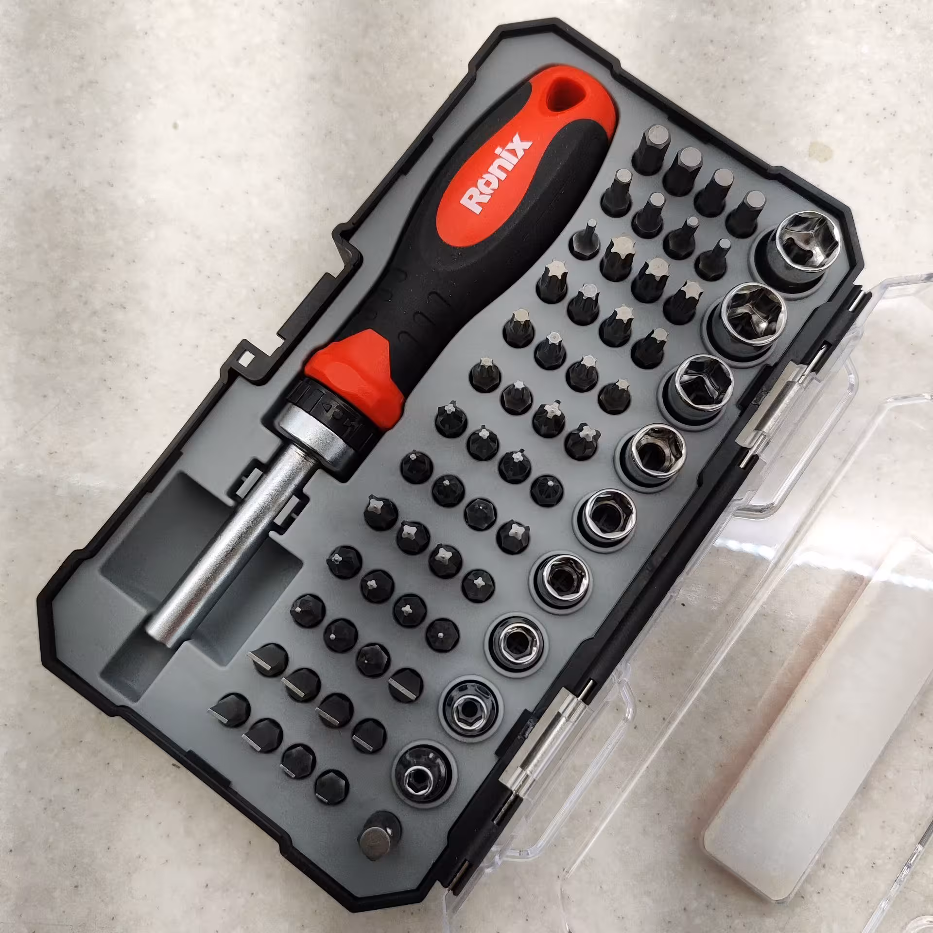 ست سرپیچ گوشتی و بکس رونیکس مدل RH-2716 مدل rh-2716 مجموعه 63 عددی سری پیچ گوشتی و بکس رونیکس مدل RH-2716