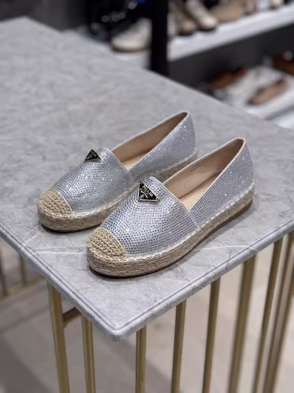 ونس کنفی وارداتی کد P-001 رنگ نقره ای سایز 36