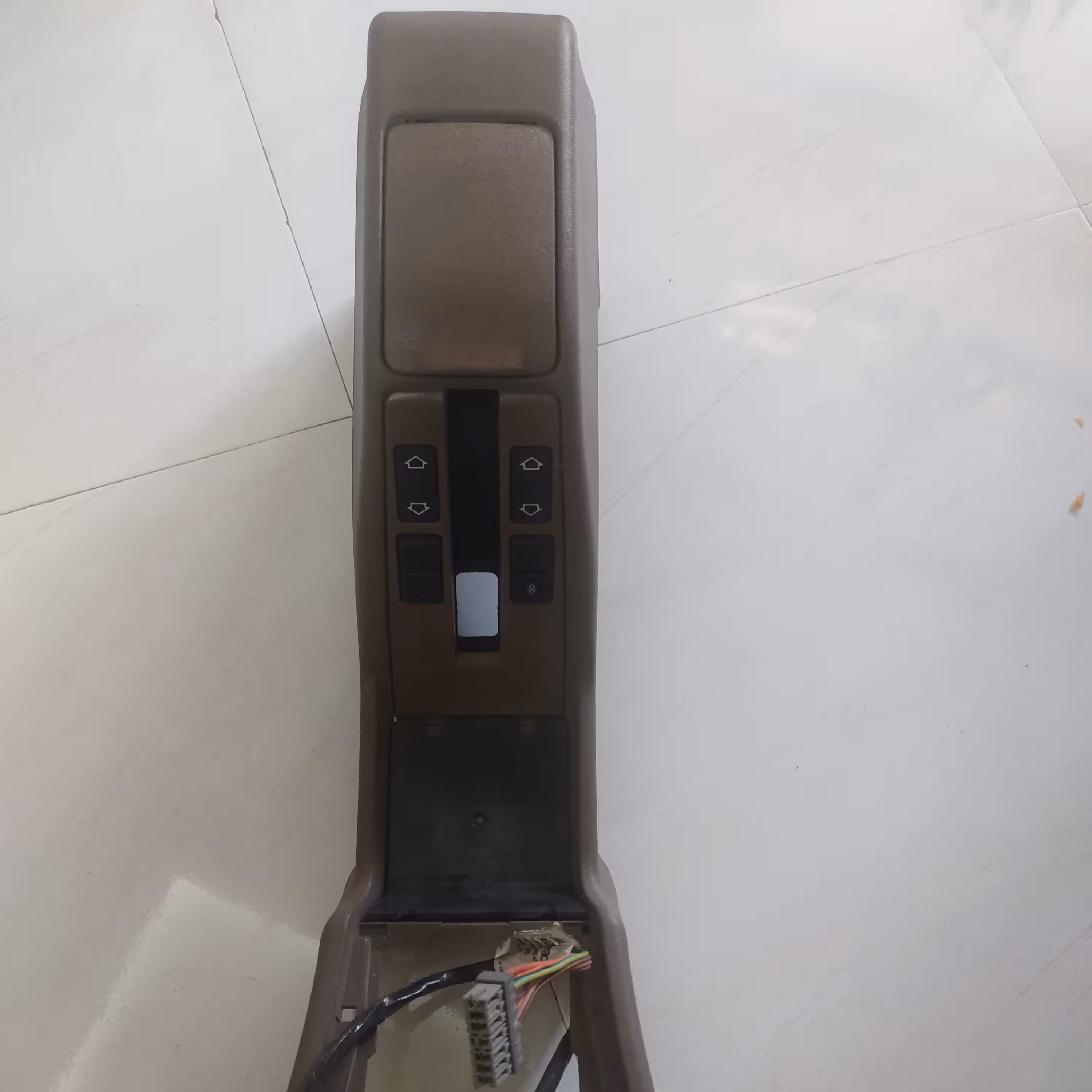 کنسول وسط پژو پارس و 405 برند کروز