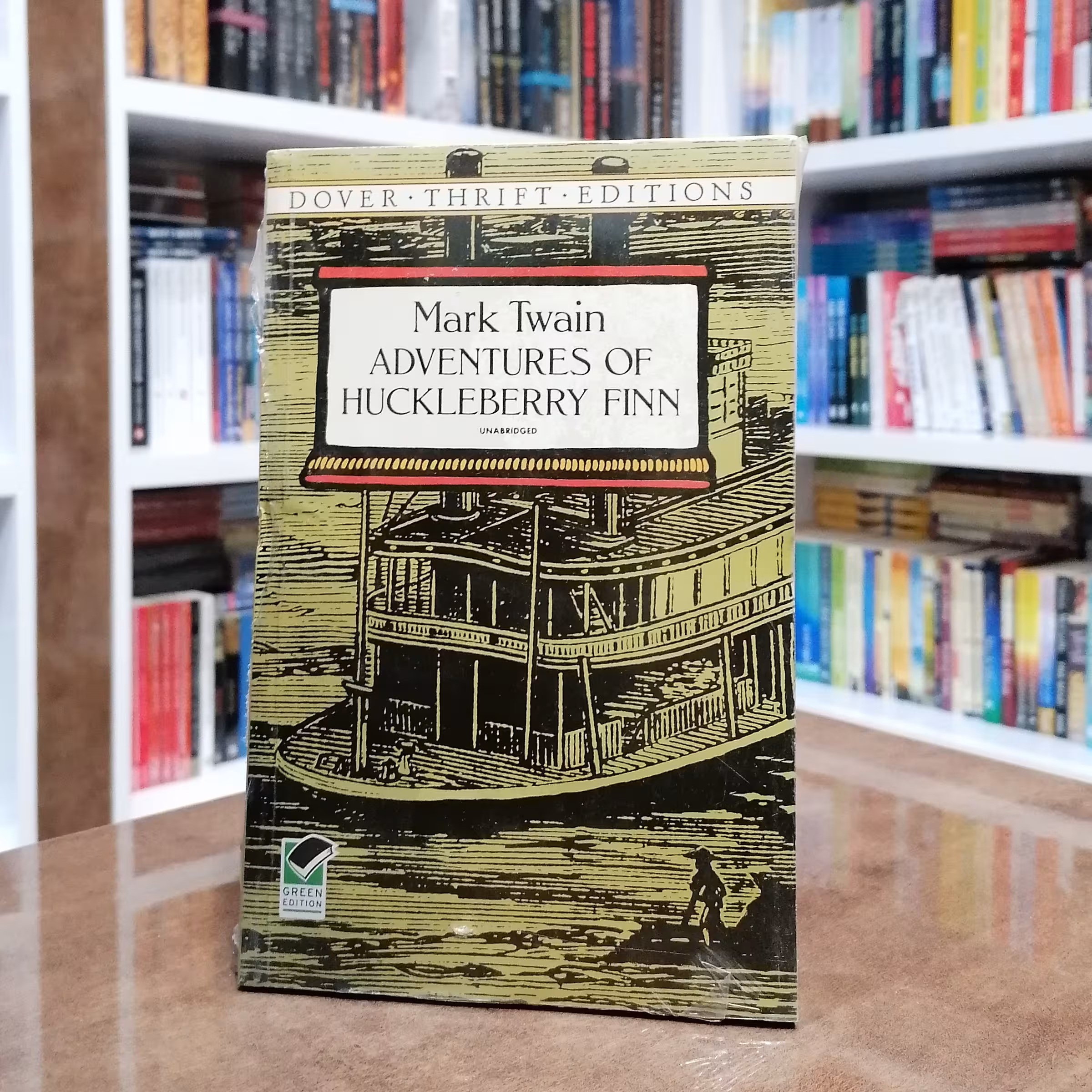 کتاب Adventures of Huckleberry Finn اثر Mark Twain