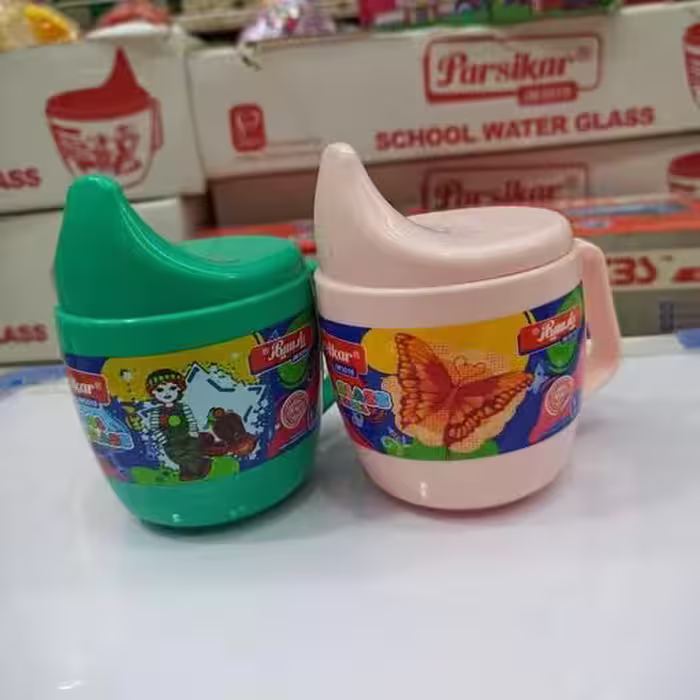 لیوان آب خوری درب دار و دسته دار