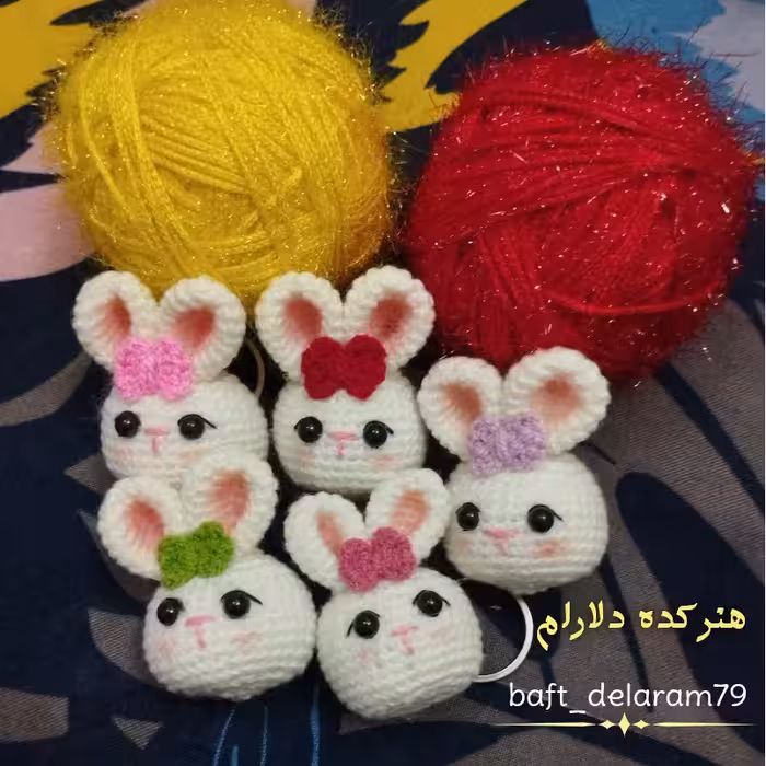 جاکلیدی و آویز زیبای خرگوش پاپیونی دستبافت سفید رنگ مناسب هدیه عید نوروز