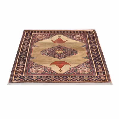 فرش ماشینی زانیس مدل سنتی طرح سنندج زمینه شتری