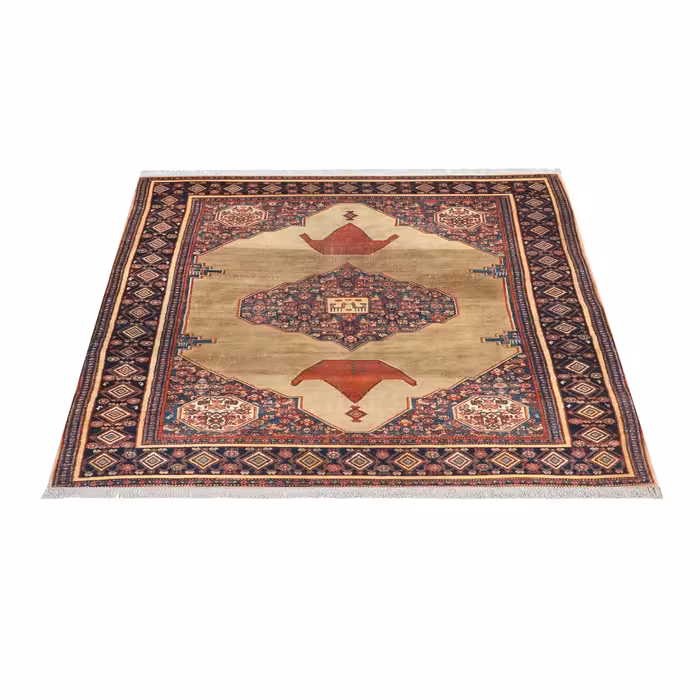 فرش ماشینی زانیس مدل سنتی طرح سنندج زمینه شتری