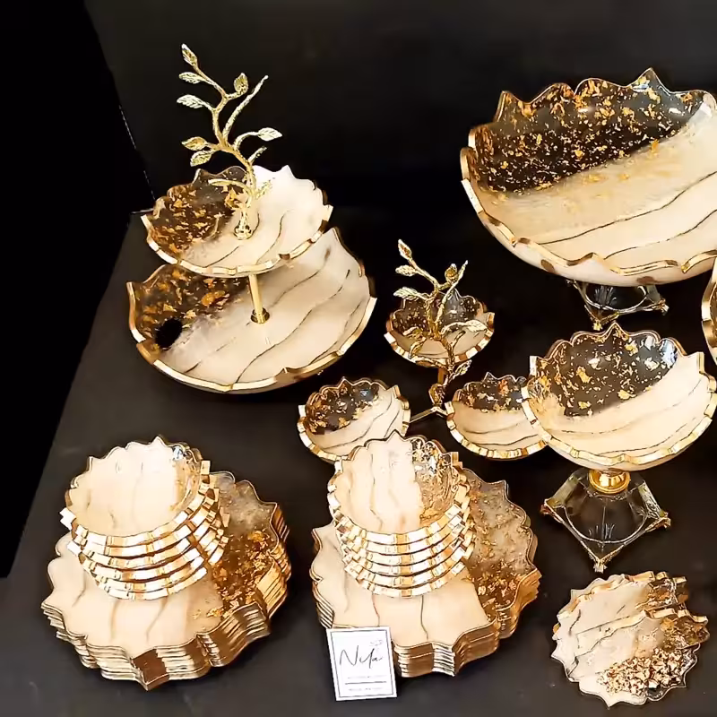 سرویس پذیرایی شیک 12 نفره رزینی رنگ نباتی طلایی جهیزیه