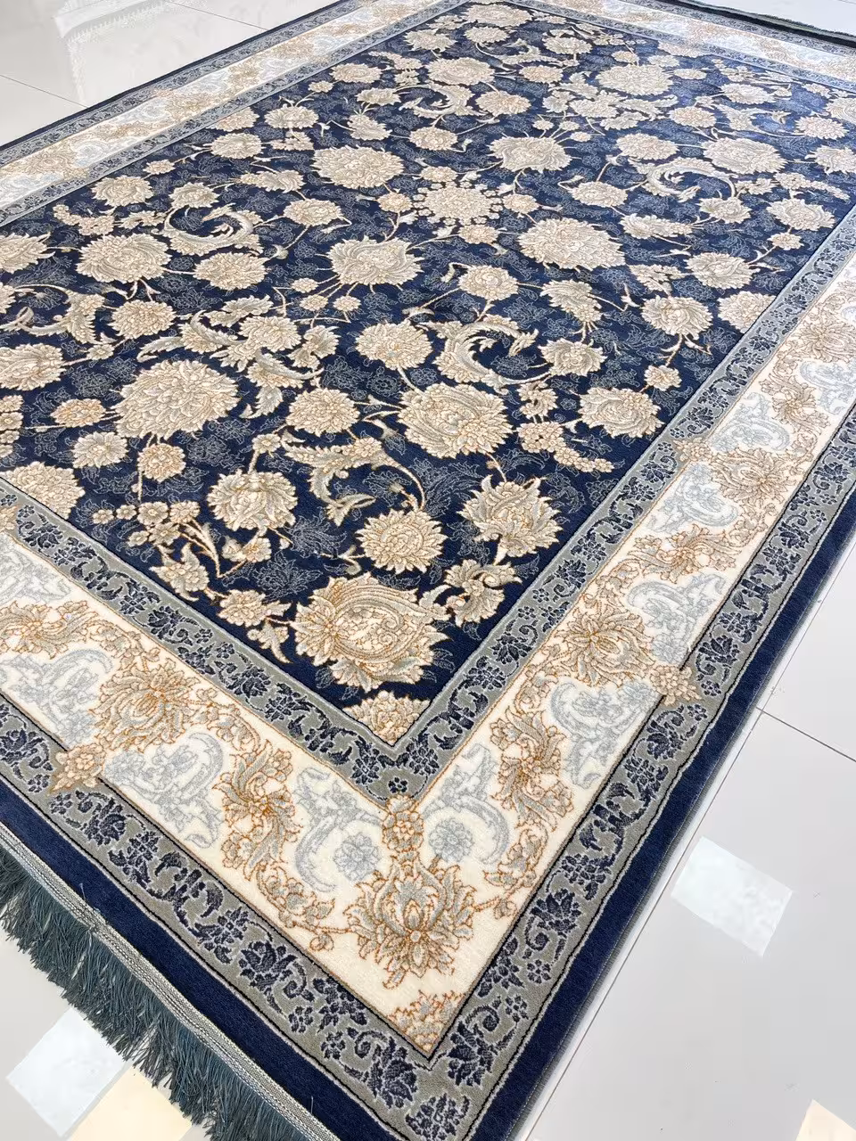 فرش 700شانه کاشان طرح خزان