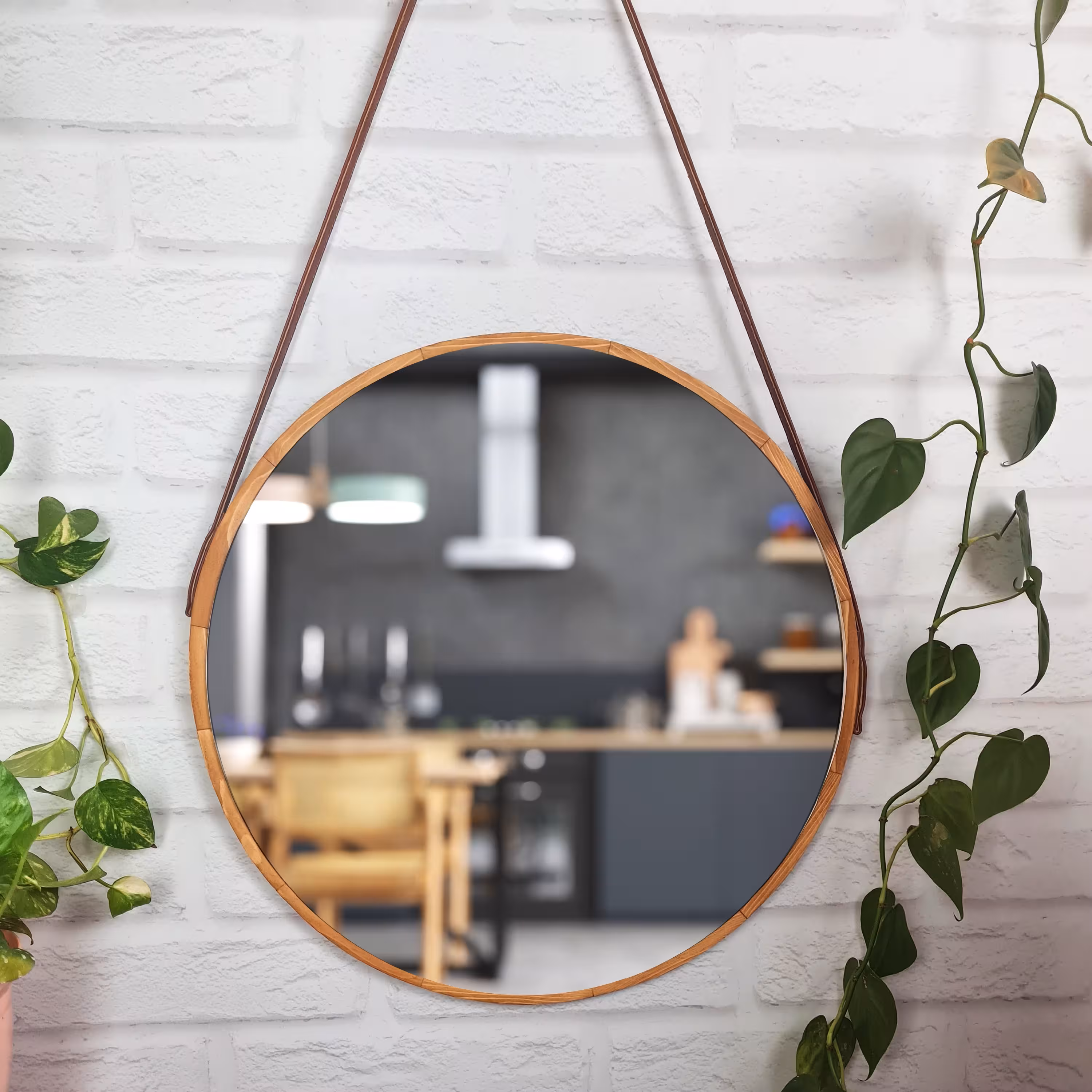 آینه قطر 60 قاب چوبی و بند چرمی (پس کرایه)