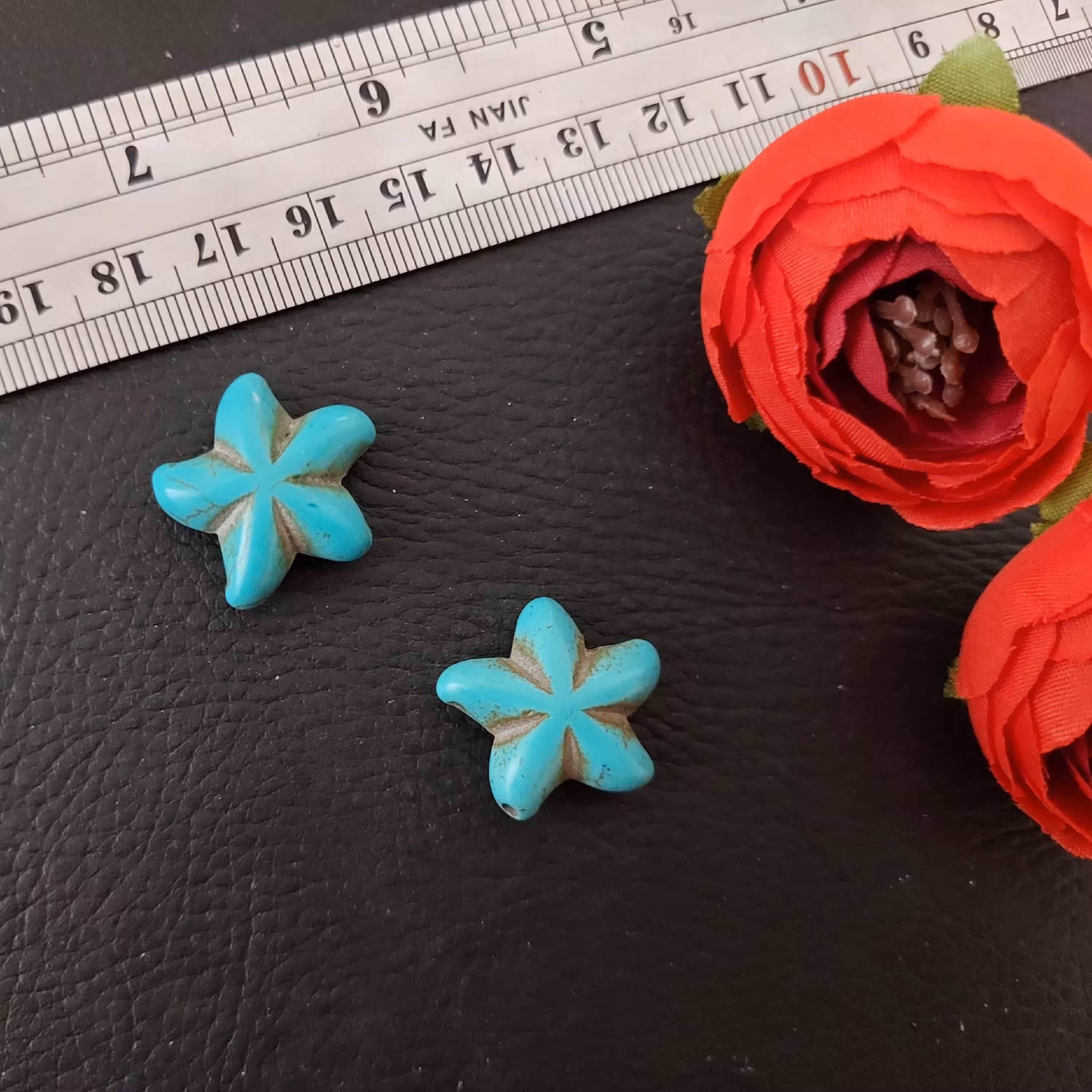 سنگ فیروزه سنتزی طرح ستاره 2سانتی بسته 2 عددی