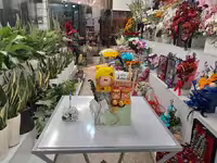 باکس شکلات و عروسک روسی کلاه زرد